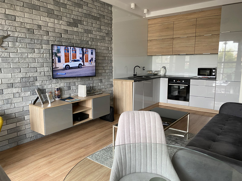 Einbauküche mit Spülmaschine, Herd, Kühlschrank